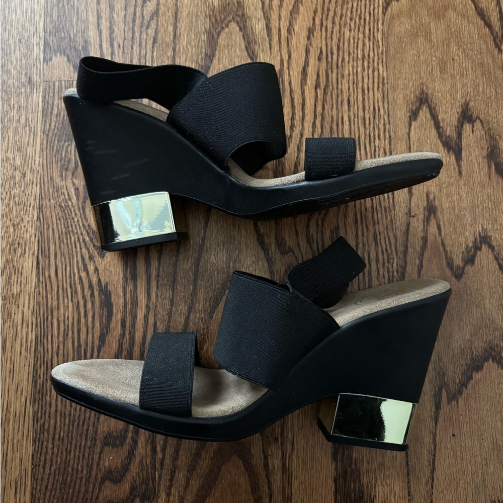 CHARLESTON SHOE CO. Black Wedge Sandals with Gold Block Heel